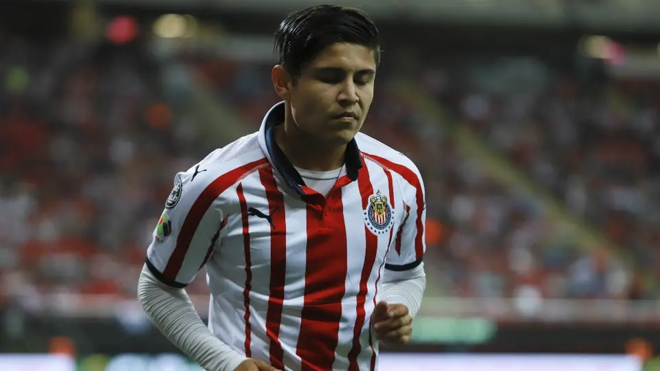 Jugadores de Chivas se cambiaron el nombre frente a aficionado