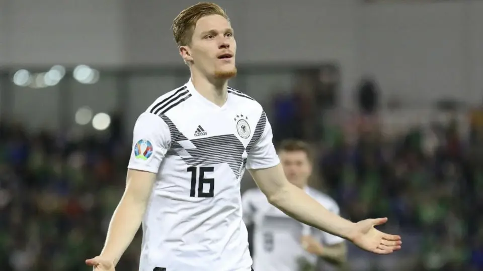 Alemania venció a Irlanda del Norte y tomó el liderato de su grupo