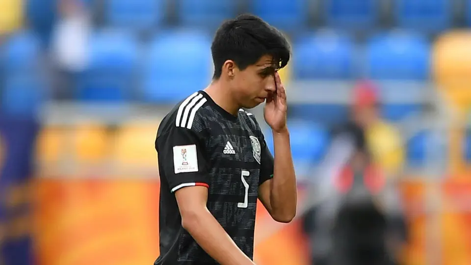 Jugadores del Tri Sub 20 regresan en silencio tras fracaso en Mundial
