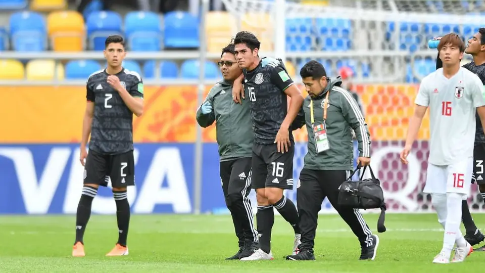 Roberto Meraz es baja del Tri Sub 20 por rotura de ligamento