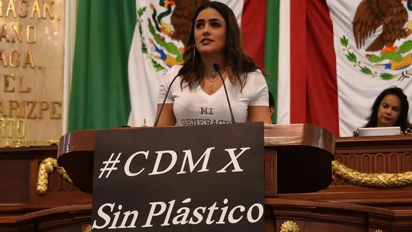 Congreso prohíbe la utilización y distribución de plásticos de un solo uso