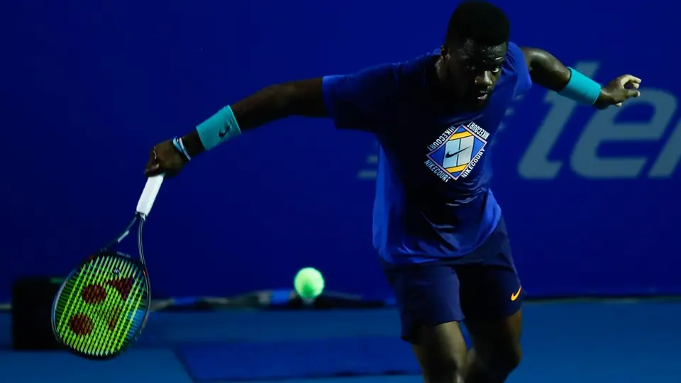 Promesa del tenis estadounidense sueña con suceder a las leyendas