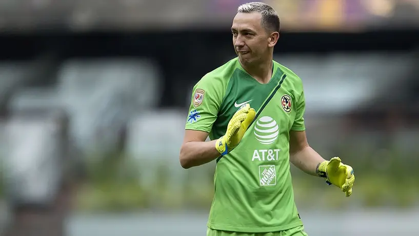 Marchesín hace broma a Nico Castillo en pleno vuelo a Morelia