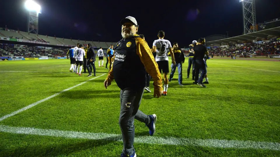 Maradona antepone pretemporada con Dorados que Festival en Cannes