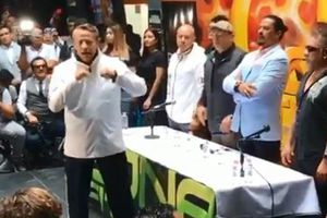 Alfredo Adame y Carlos Trejo casi terminaron a golpes en conferencia 
