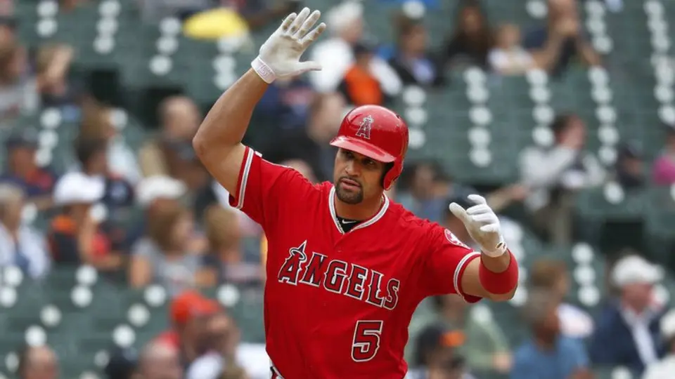 Pujols, tercer jugador de la historia en llegar a dos mil carreras impulsadas en MLB