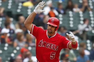 Pujols, tercer jugador de la historia en llegar a dos mil carreras impulsadas en MLB