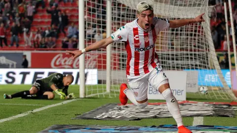 Brian Fernández destaca en los mejores goles de la Jornada 8