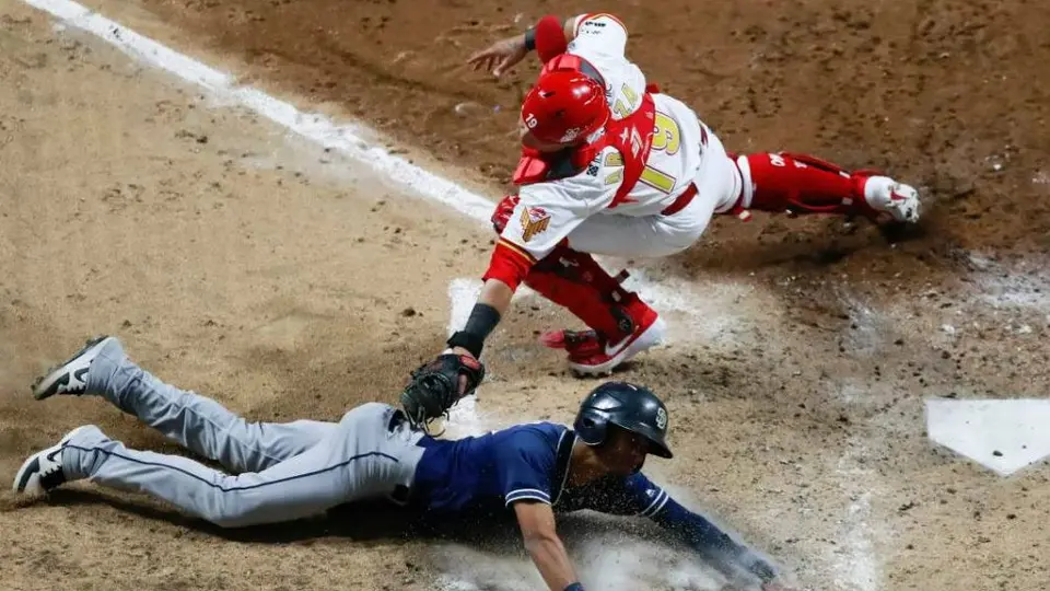 Diablos Rojos inauguran estadio con dolorosa derrota ante Padres de San Diego