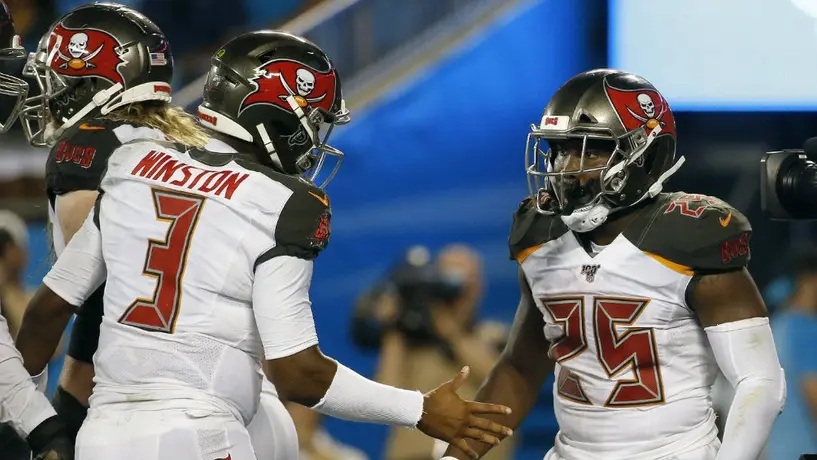 Tampa Bay conquistó su primer triunfo de la temporada tras vencer a Carolina