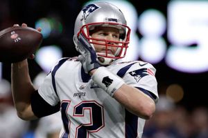 Tarjeta de novato de Tom Brady rompe récord en una subasta