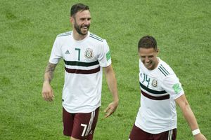 Chicharito 'trolleó' a Gallardo y Layún por no pasarle el balón a Janssen
