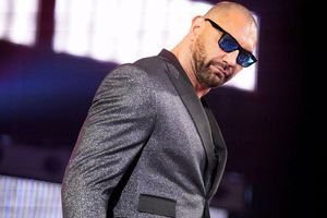 'En Wrestlemania, acabaré con la carrera de Triple H': Batista
