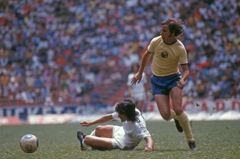 Enrique Borja, en un partido con el América