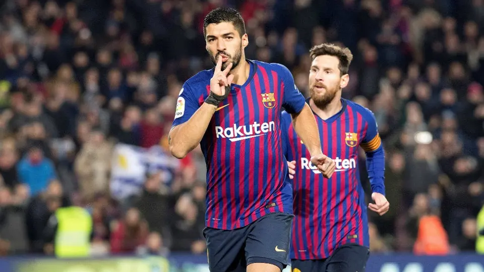 Suárez se convierte en el quinto máximo goleador del Barça