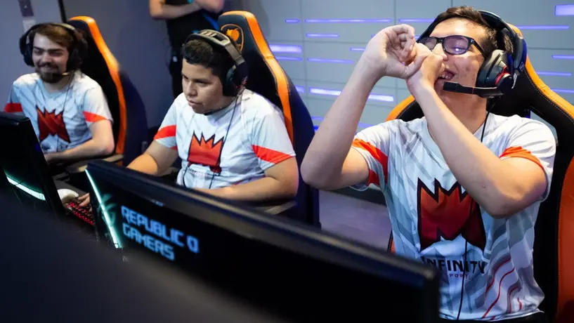 Infinity, Isurus y All Knights, con debut perfecto en LLA