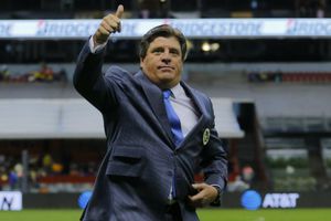 Piojo y Henry Martín aprovechan viaje a LA para ver a los Lakers