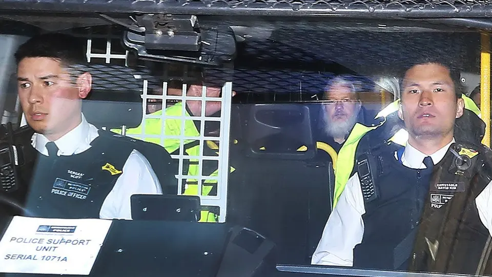 Arrestan a fundador de WikiLeaks en Ecuador 