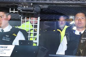 Arrestan a fundador de WikiLeaks en Ecuador 