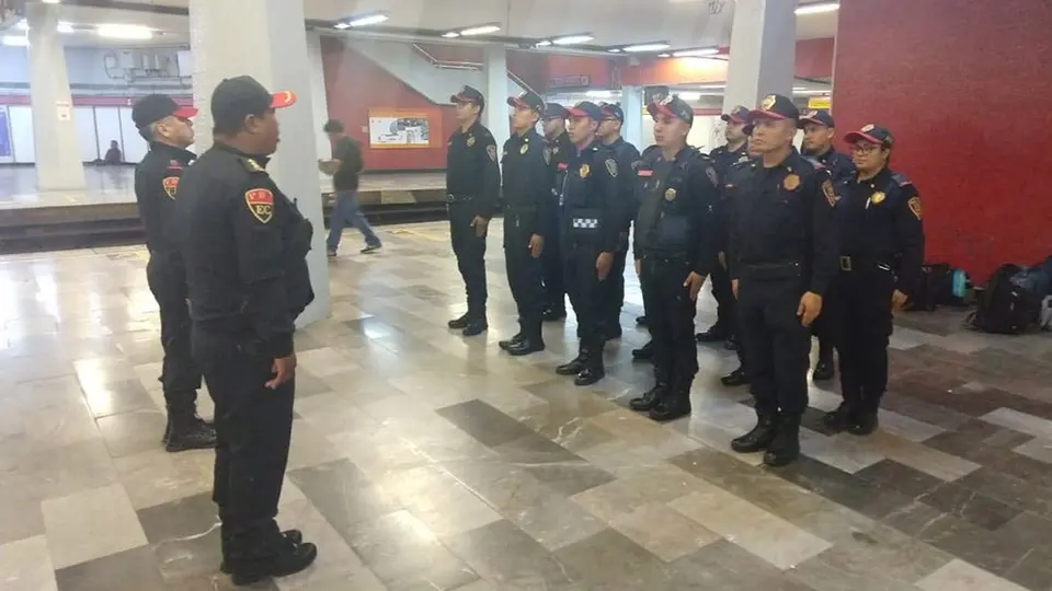 Policía muere en el Metro tras ser empujado a la vías por usuario 