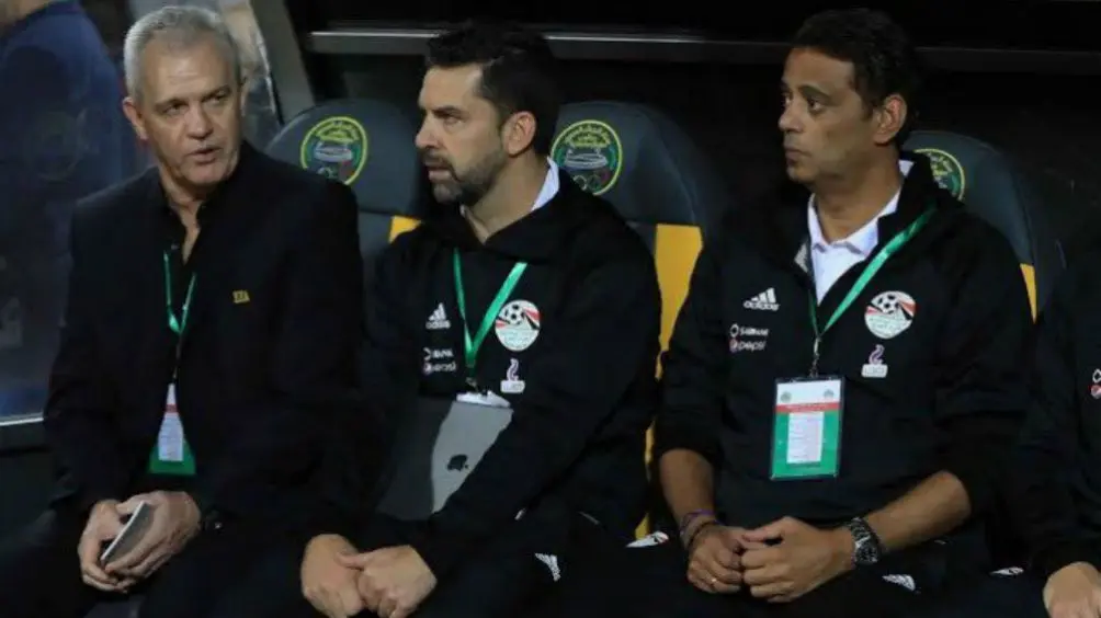 Javier Aguirre durante un partido con la Selección de Egipto | X: @PHARAOHS