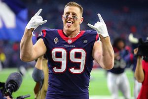 JJ Watt se burla de 'protocolos de conmoción' en la Premier League