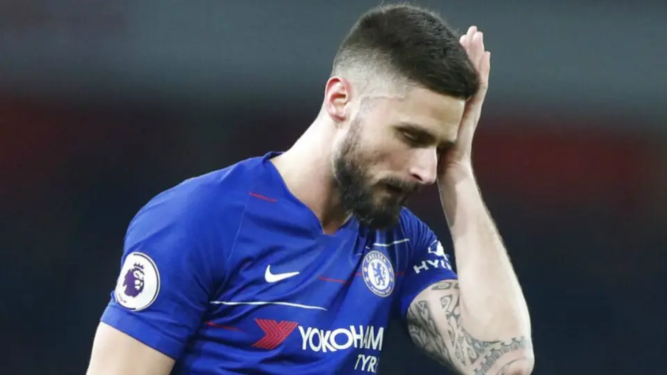 Giroud afirma que llegada de Higuaín al Chelsea afecta su futuro