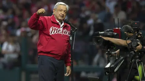 AMLO se reúne con Rob Manfred, comisionado de MLB