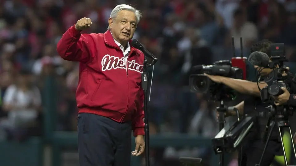 AMLO se reúne con Rob Manfred, comisionado de MLB