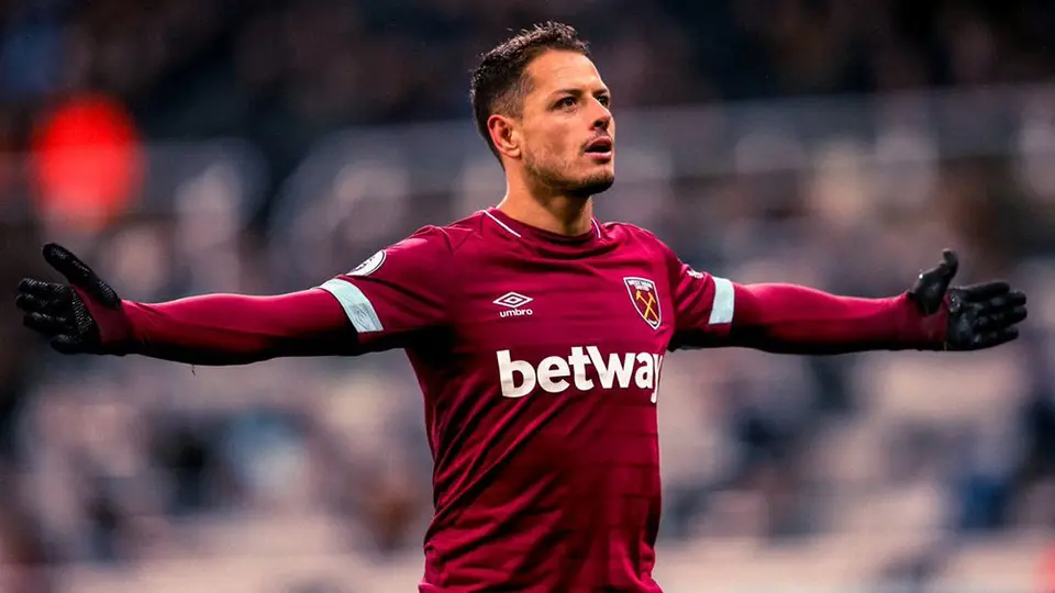 Chicharito Hernández comparte emotivo video del nacimiento de su hijo