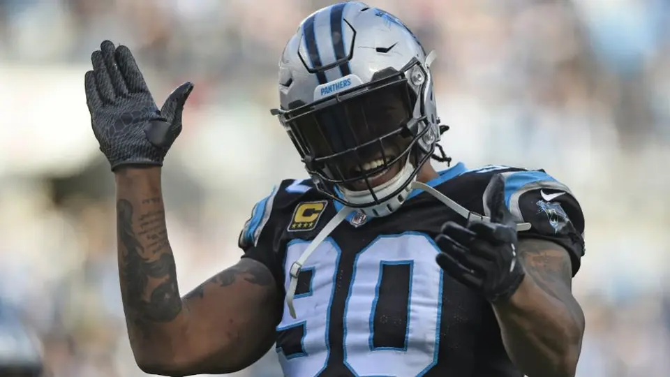 Julius Peppers se retira de los emparrillados tras 17 años