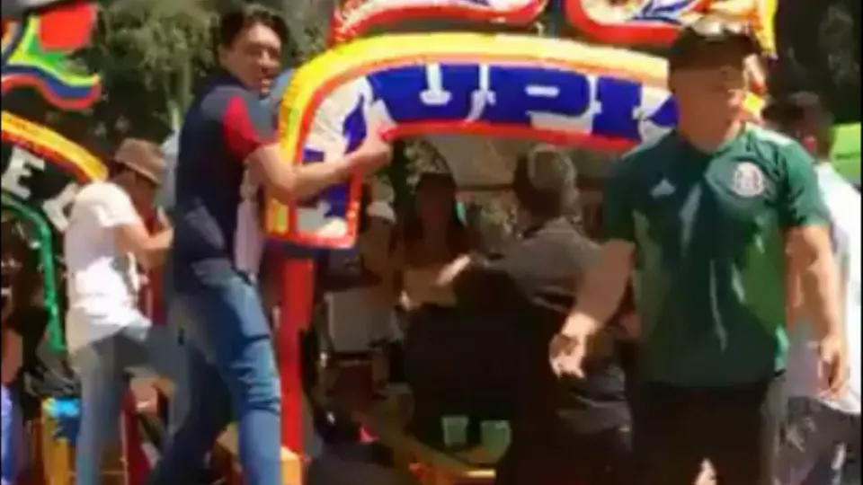 Localizan el cuerpo sin vida de un joven que cayó en canales de Xochimilco