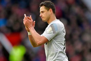 Chicharito presumió su nuevo tatuaje en el antebrazo