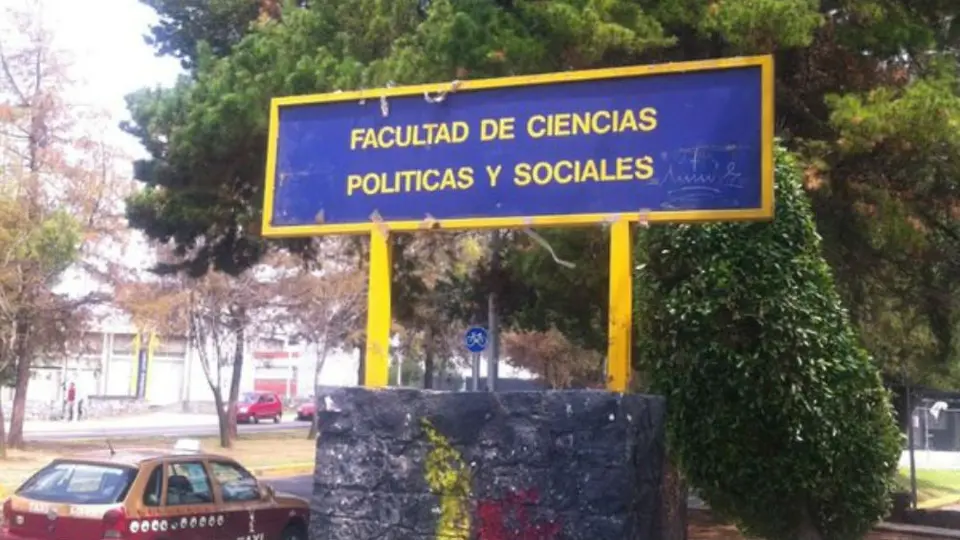 FCPyS y FFyL se van a paro por muerte de alumna en CCH Oriente