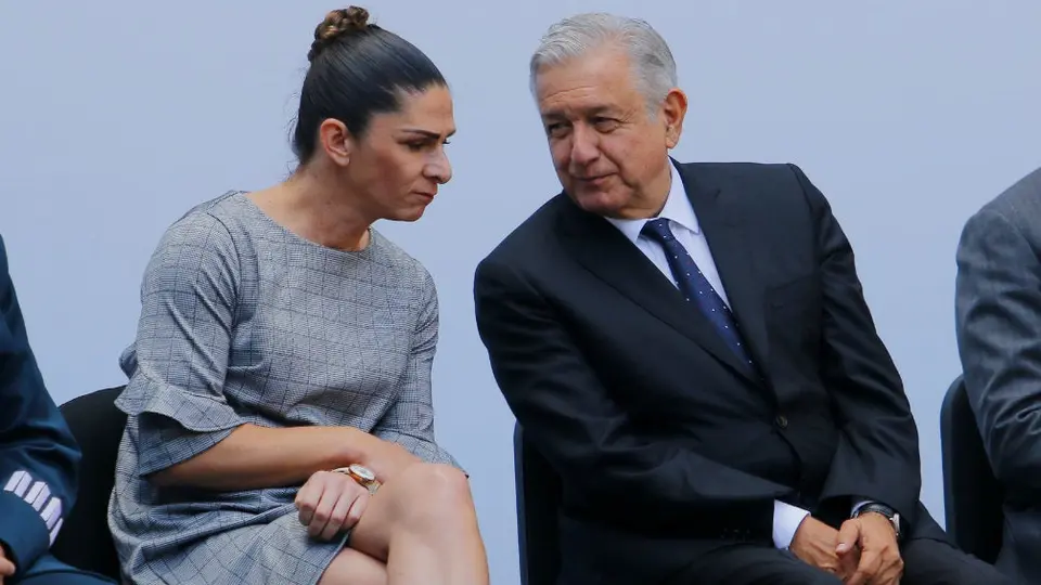 AMLO respalda a Ana Guevara pese a acusaciones de corrupción