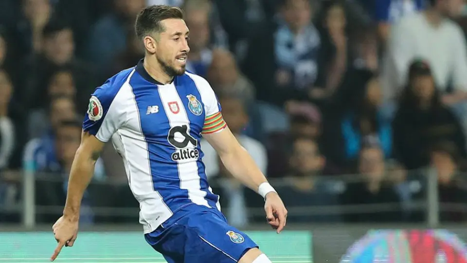 Héctor Herrera ironiza sobre su salida del Porto