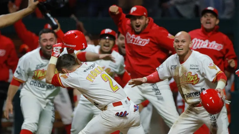 Héctor Bonilla compuso himno para los Diablos Rojos del México