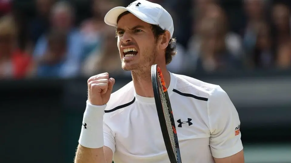 Andy Murray 'enseña' de más por accidente en radiografía