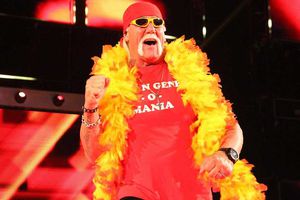 'Si no luchas en WWE, tu historia está incompleta': Hulk Hogan a Kenny Omega