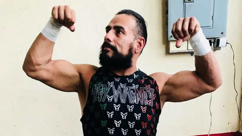 Rey Wagner reta a Blue Demon Jr. a lucha máscara contra cabellera