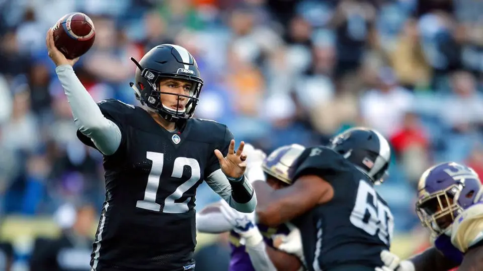 Quarterback mexicano Luis Pérez haría pruebas con Lions