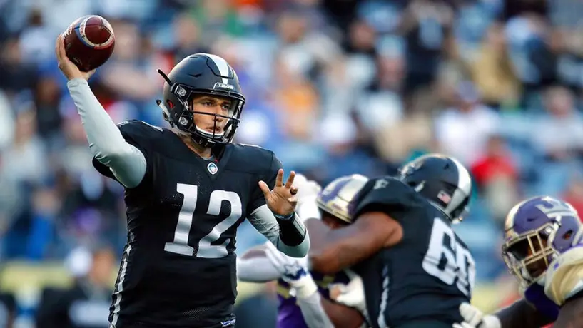 Quarterback mexicano Luis Pérez haría pruebas con Lions