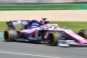 Checo Pérez no está muy contento con el balance de su auto