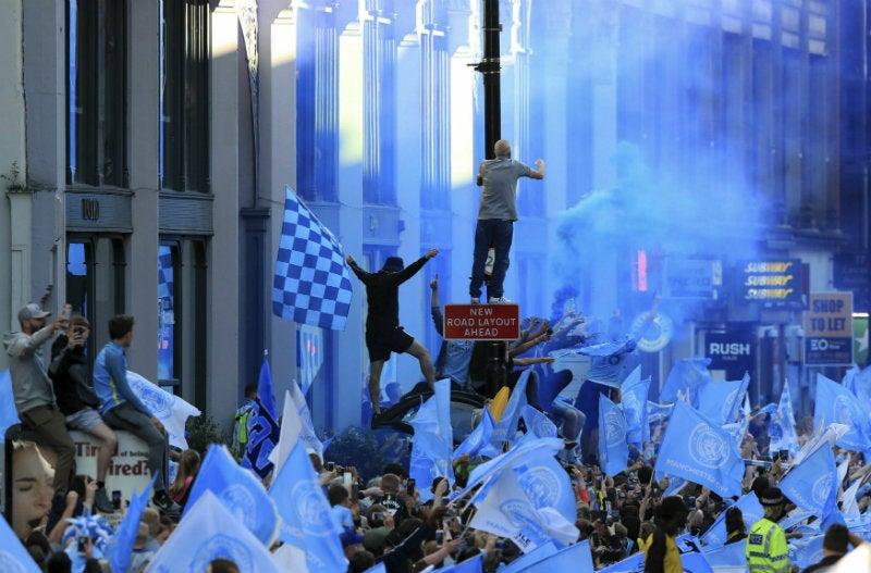 Así festejó Manchester City el triplete conquistado en Inglaterra
