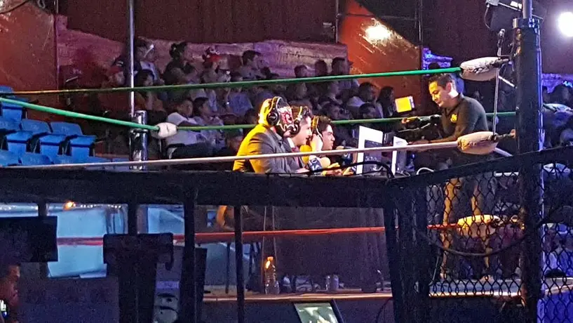Leo Riaño y Fernando Torres narrarán el CMLL para Televisa