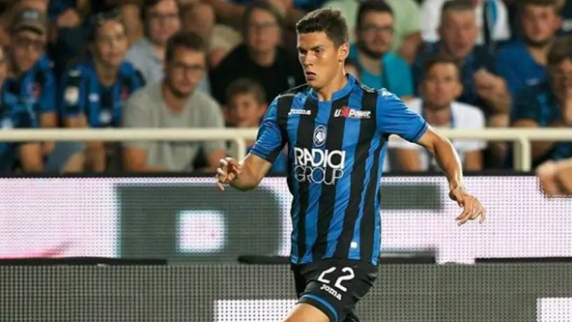 Jugador de Atalanta se hizo viral al presumir bolsa firmada por Mia Khalifa
