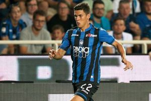 Jugador de Atalanta se hizo viral al presumir bolsa firmada por Mia Khalifa