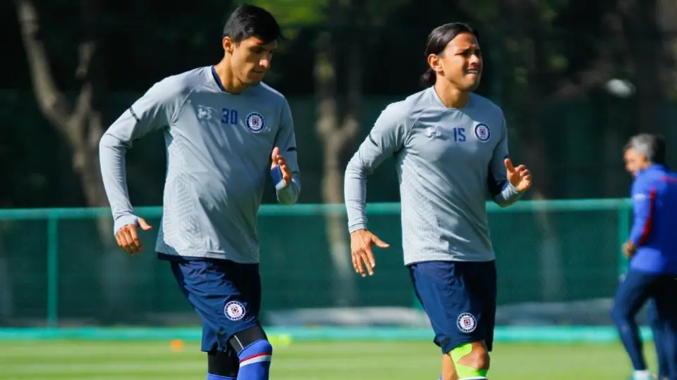 Jerry Flores y Jordan Silva, bajas de Cruz Azul para el Apertura 2019