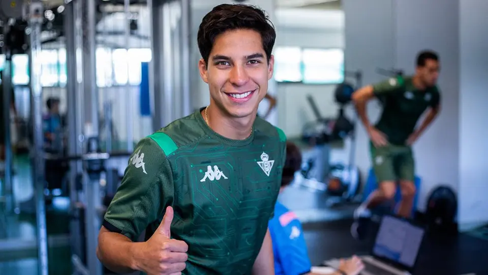 Diego Lainez: "Esta temporada va a ser la mía"