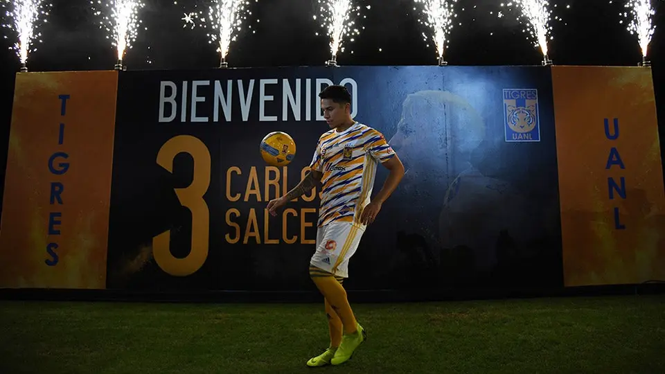 Carlos Salcedo, indiferente ante críticas por regreso a México